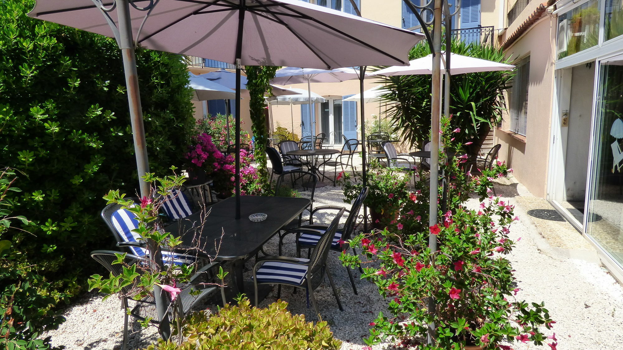 Hotel L'Olivier - Piscine & Parking Cannes Dış mekan fotoğraf